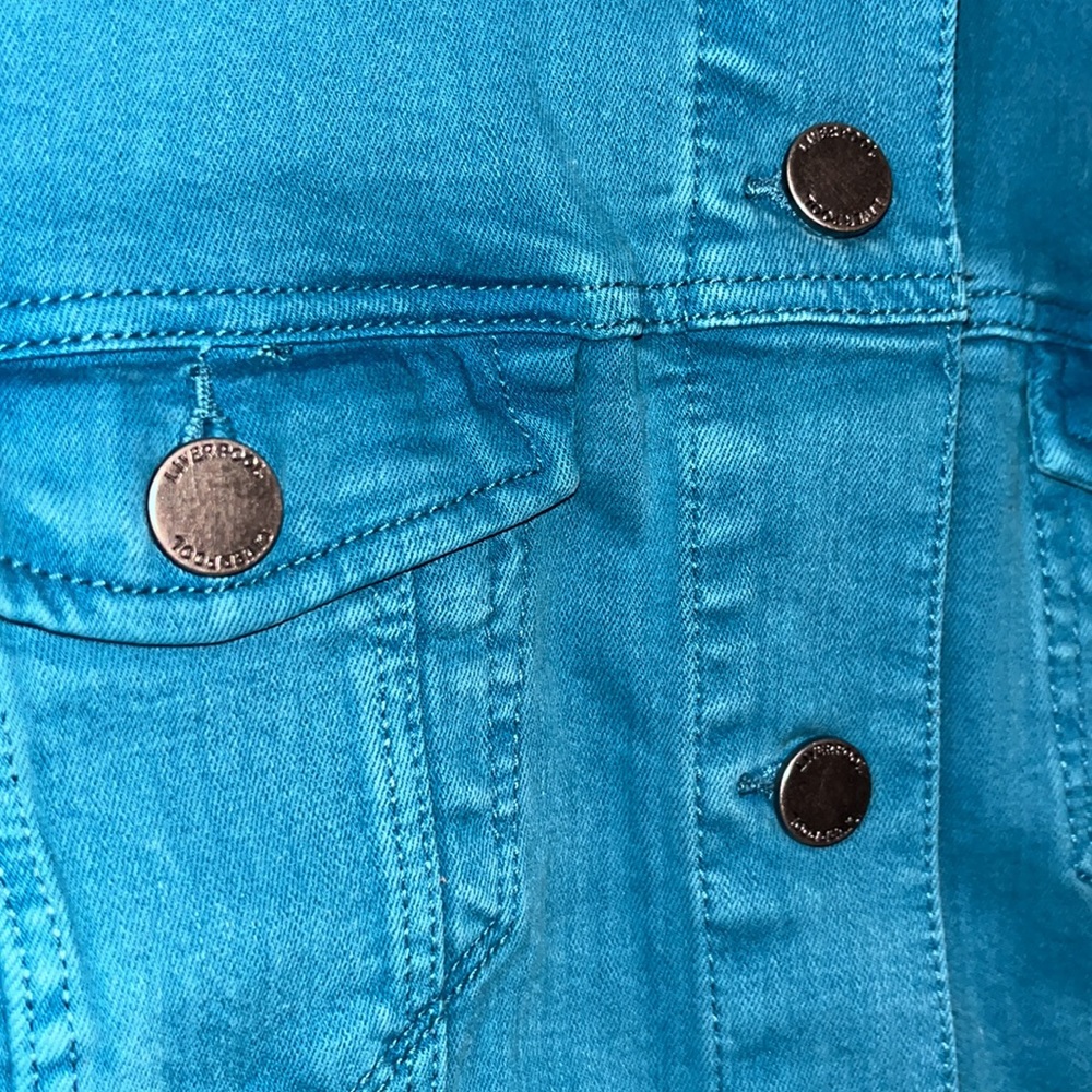 Turquoise Jacket - Picture 2 of 4